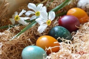 Cum vopsim ouale in foi de ceapa