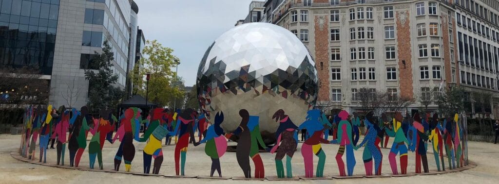 Ecologizarea apelor, emoțiilor și a modului de comunicare. Ape curate asumate în școli Ecologizarea apelor, emoțiilor și a modului de comunicare. Ape curate asumate în școli