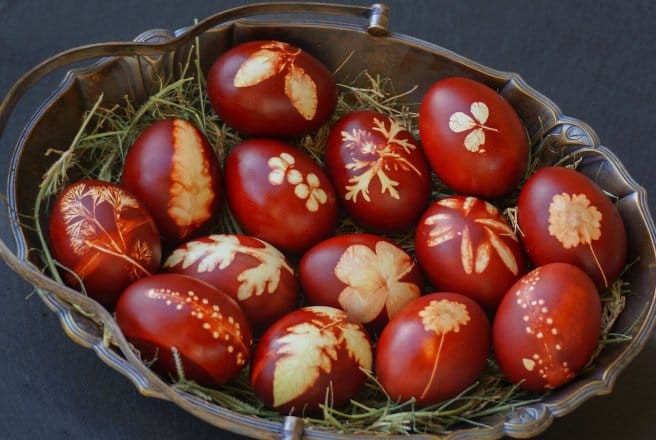 Ce conține vopseaua de ouă și cât de periculoasă este în realitate. Alternative naturale